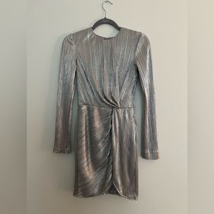 GIANNI BINI silver long sleeve dress. SIZE: 0